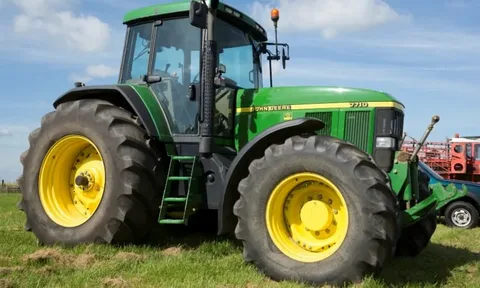 John Deere Mass Layoffs